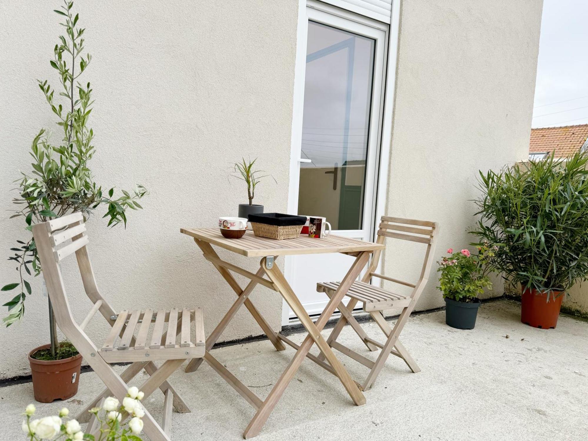 Nostalgie 90- Emplacement Ideal- Parking Gratuit Apartment *