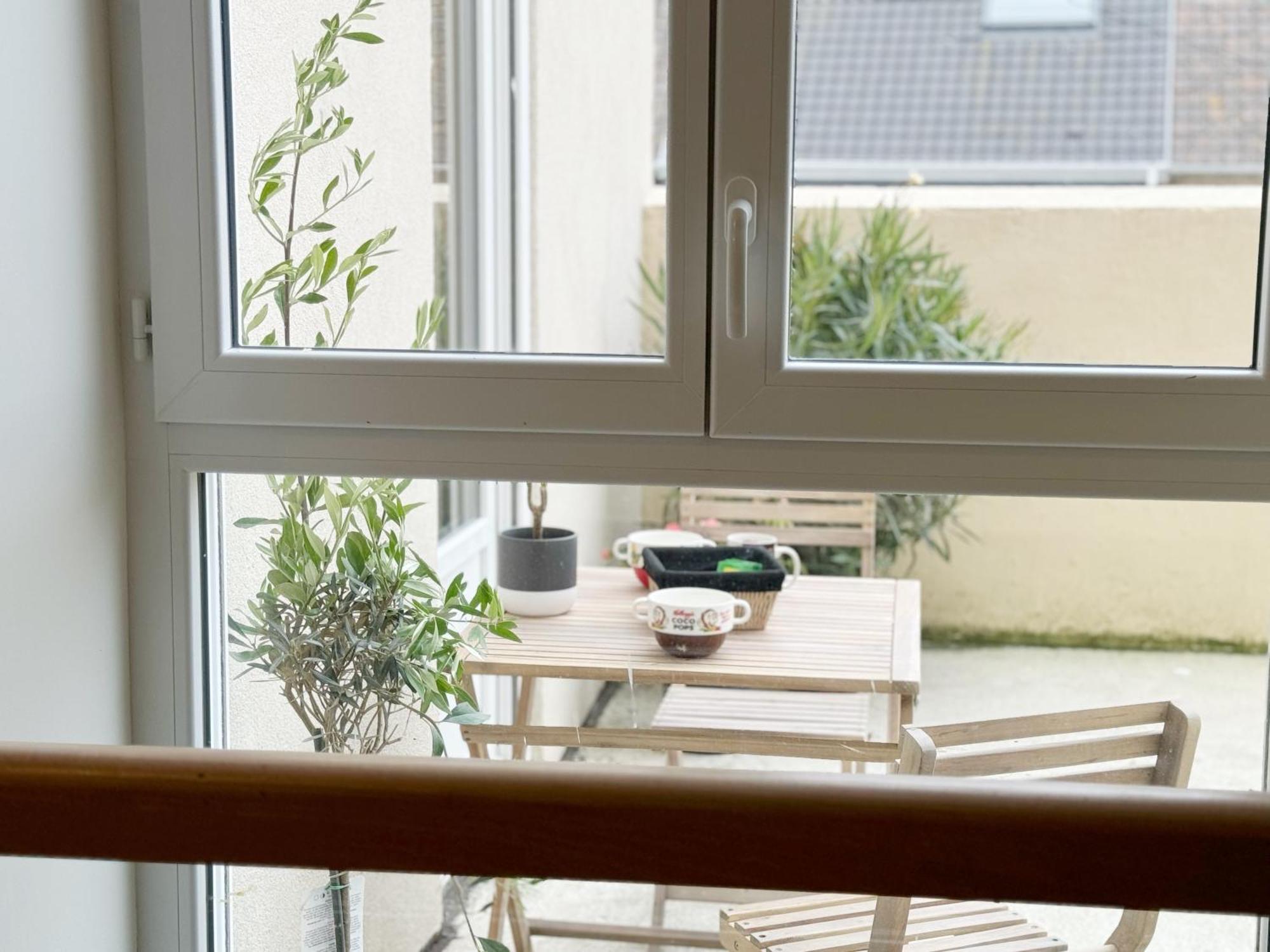 Nostalgie 90- Emplacement Ideal- Parking Gratuit Apartment